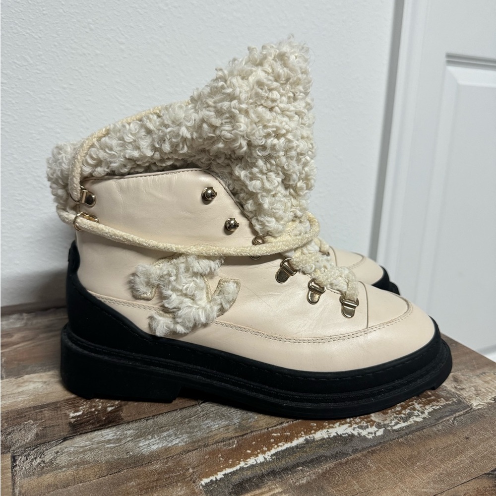 Chanel Cream and Black Shearling Boots size 39